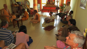 Chanting one round of Hare Krishna Maha Mantra on japa beads together