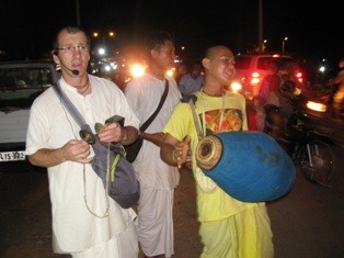 Harinam Sankirtan with Navina Nirada Prabhu